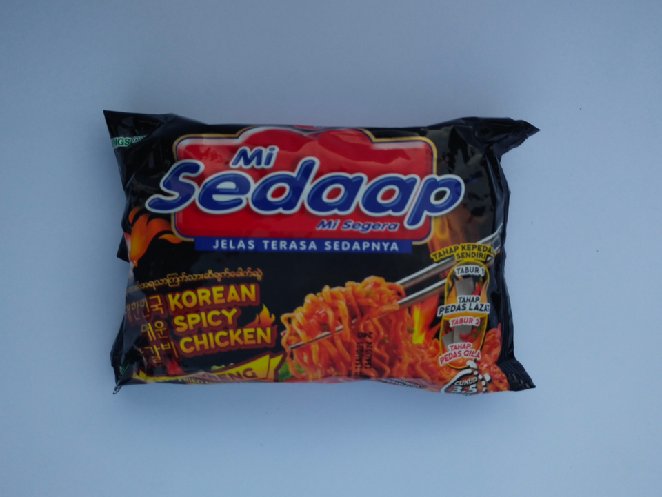 Mi Sedaap - Korean Spicy Chicken Mi Goreng Fried Noodles